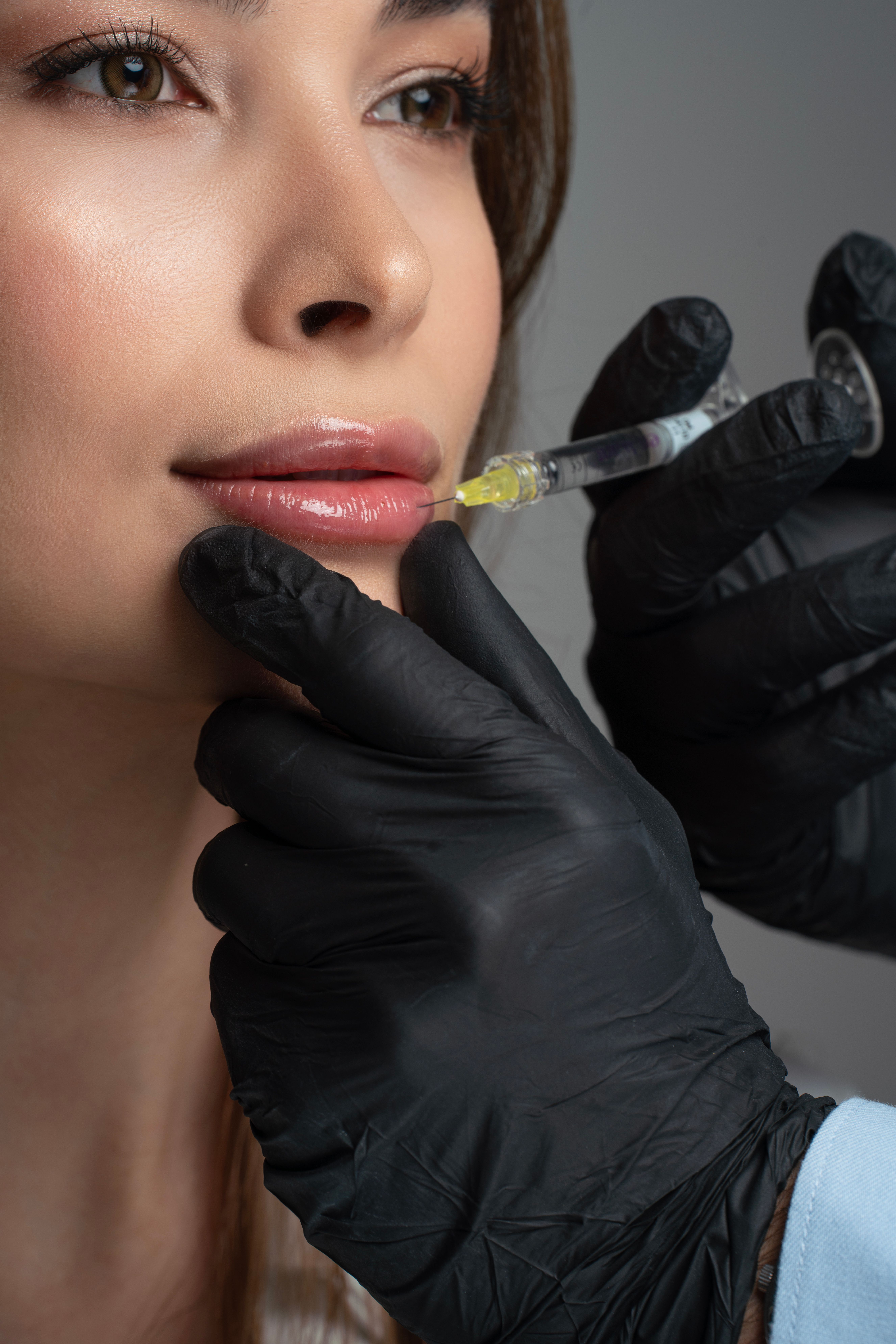 Procedimento facial injetável